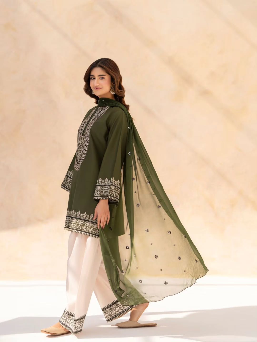 Hoorain Cotton Embroided 3 PCs